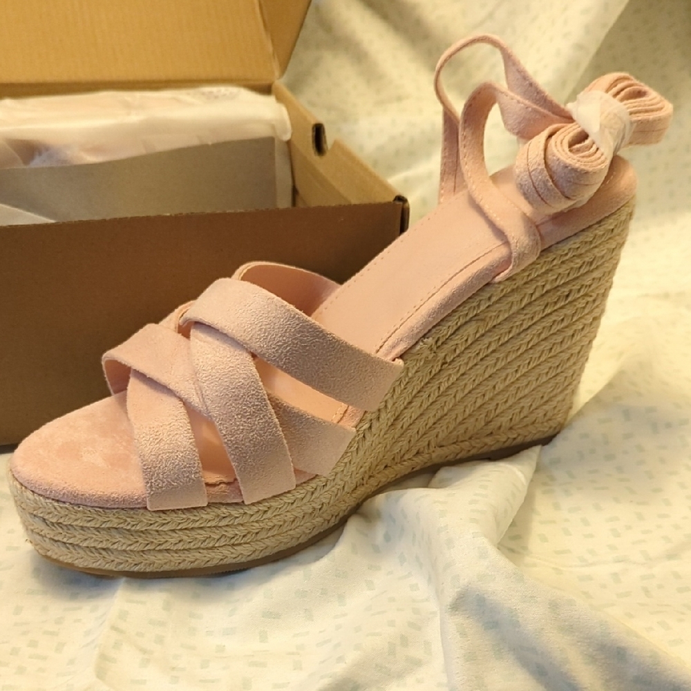 Elegant Pink Wedge Sandals